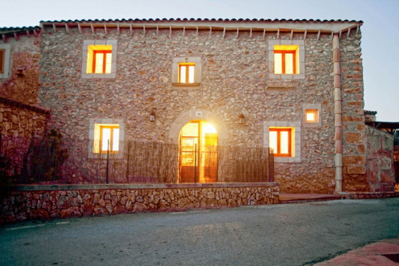 Enorm grosses Dorfhaus mit Pool und Innenhof bei Campos in einer Dorfsiedlung-DH 24