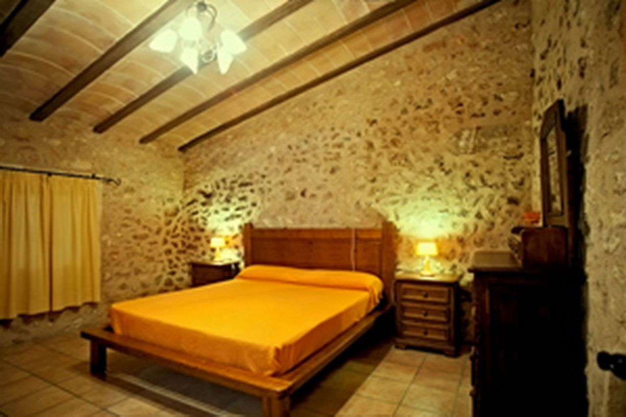 Enorm grosses Dorfhaus mit Pool und Innenhof bei Campos in einer Dorfsiedlung-DH 24