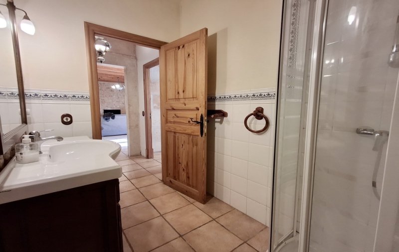 Enorm grosses Dorfhaus mit Pool und Innenhof bei Campos in einer Dorfsiedlung-DH 24