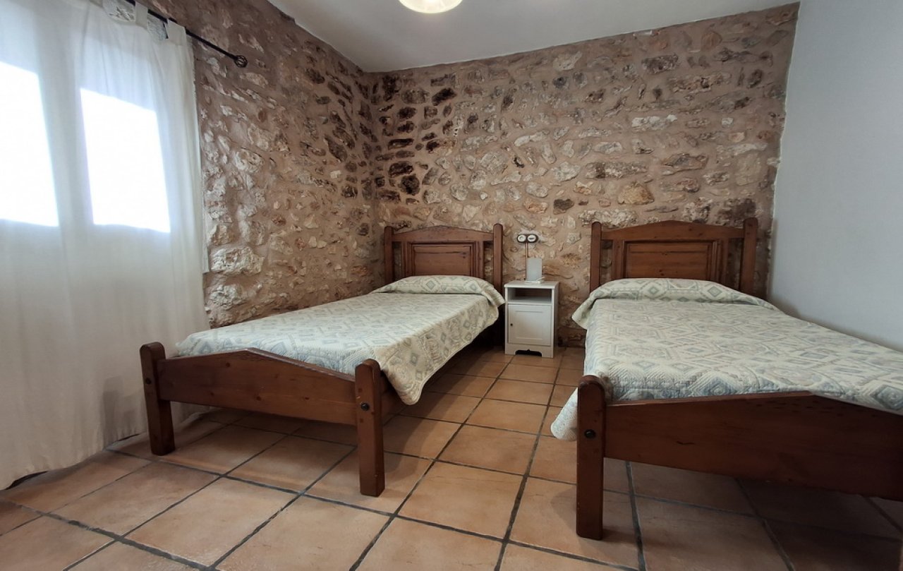 Enorm grosses Dorfhaus mit Pool und Innenhof bei Campos in einer Dorfsiedlung-DH 24