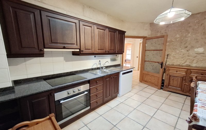 Enorm grosses Dorfhaus mit Pool und Innenhof bei Campos in einer Dorfsiedlung-DH 24