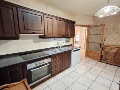 Enorm grosses Dorfhaus mit Pool und Innenhof bei Campos in einer Dorfsiedlung-DH 24