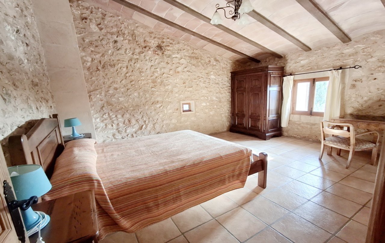 Enorm grosses Dorfhaus mit Pool und Innenhof bei Campos in einer Dorfsiedlung-DH 24