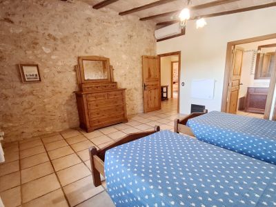 Enorm grosses Dorfhaus mit Pool und Innenhof bei Campos in einer Dorfsiedlung-DH 24