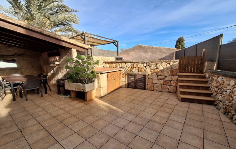 Enorm grosses Dorfhaus mit Pool und Innenhof bei Campos in einer Dorfsiedlung-DH 24