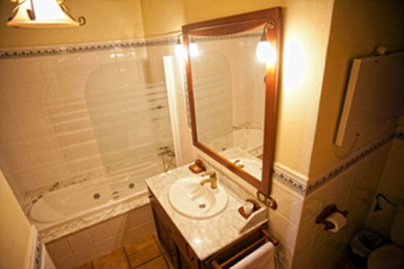 Enorm grosses Dorfhaus mit Pool und Innenhof bei Campos in einer Dorfsiedlung-DH 24