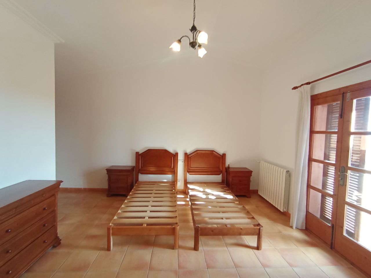 Enorme finca parcialmente amueblada con calefacción por gasóleo, piscina y vistas al mar cerca de Porto Colom — F 181