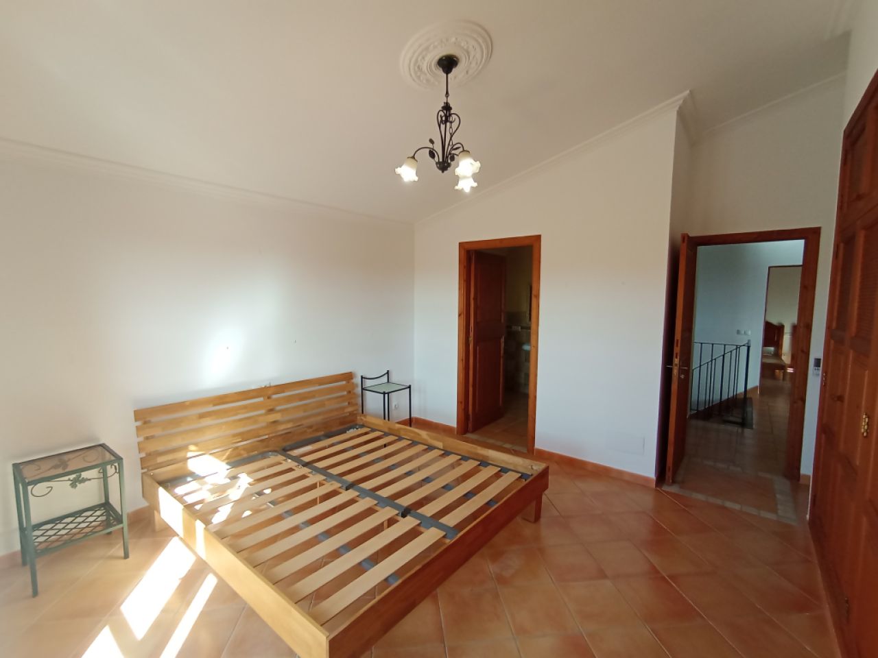 Enorme finca parcialmente amueblada con calefacción por gasóleo, piscina y vistas al mar cerca de Porto Colom — F 181