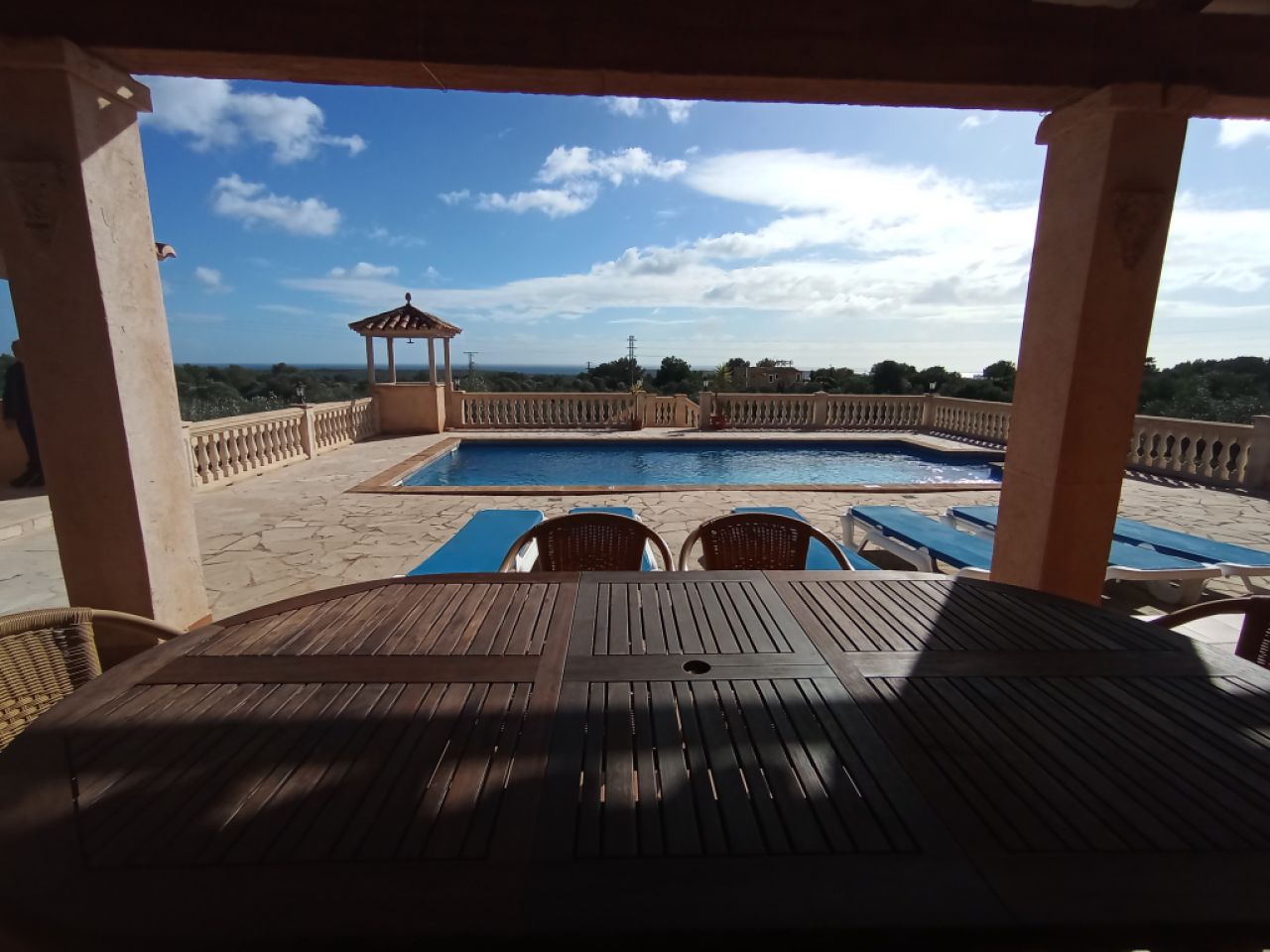 Enorme finca parcialmente amueblada con calefacción por gasóleo, piscina y vistas al mar cerca de Porto Colom — F 181