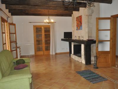 Enorme finca parcialmente amueblada con calefacción por gasóleo, piscina y vistas al mar cerca de Porto Colom — F 181