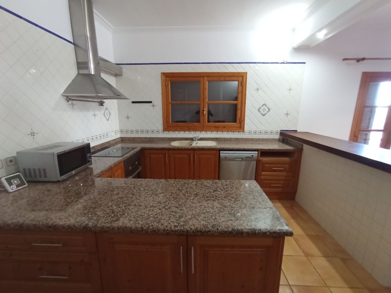 Enorme finca parcialmente amueblada con calefacción por gasóleo, piscina y vistas al mar cerca de Porto Colom — F 181