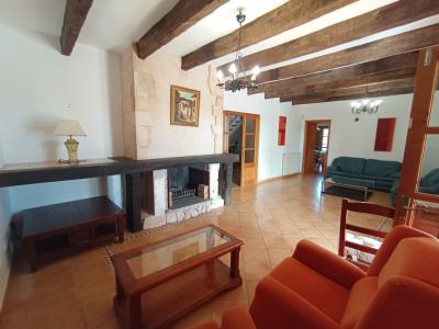 Enorme finca parcialmente amueblada con calefacción por gasóleo, piscina y vistas al mar cerca de Porto Colom — F 181