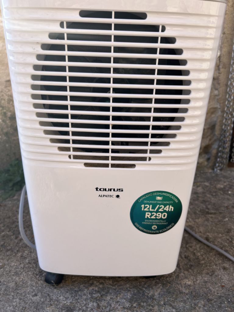 Dehumidifier lightly used