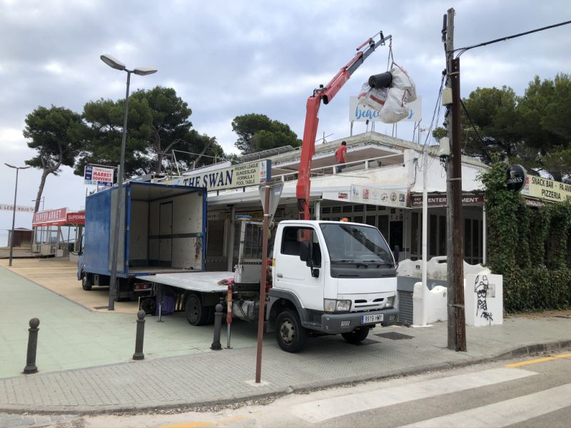 Vaciados, desmontes y derribos. Leerung, Räumung und Abbruch.