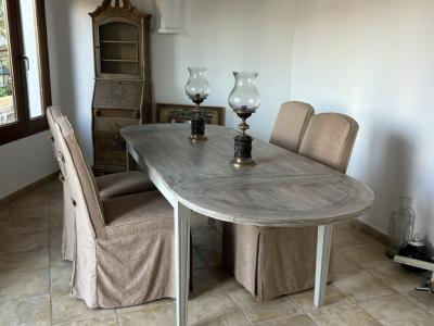 Esstisch aus Holz 145 cm, ausgeklappt 240 cm (oval) – für 4 bis 6 Personen