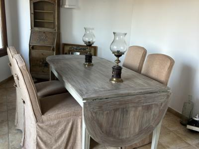 Esstisch aus Holz 145 cm, ausgeklappt 240 cm (oval) – für 4 bis 6 Personen