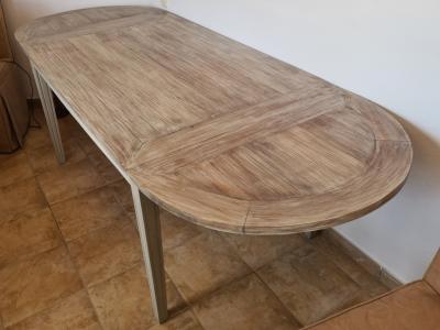 Esstisch aus Holz 145 cm, ausgeklappt 240 cm (oval) – für 4 bis 6 Personen