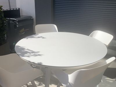 Esstisch mit 4 Stühlen