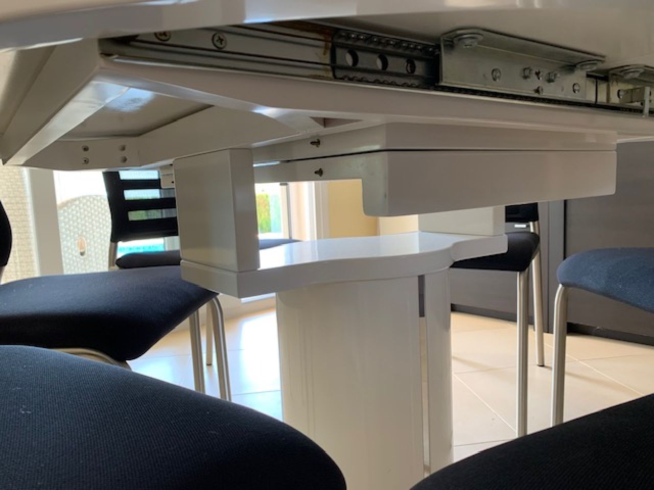 Mesa de comedor con 6 sillas, redonda, extensible, Venjakob