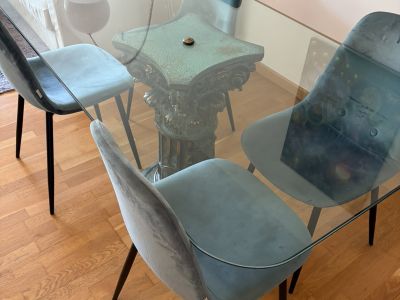 Mesa de comedor con tablero de cristal (+ 4 sillas opcionales)