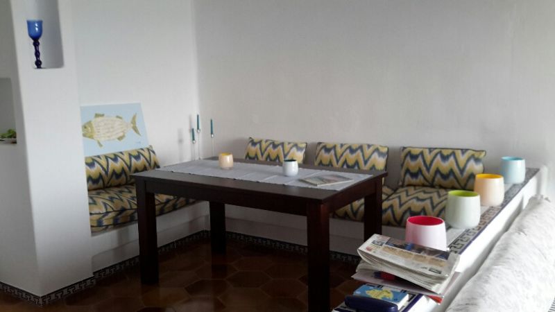 Mesa de comedor de madera maciza