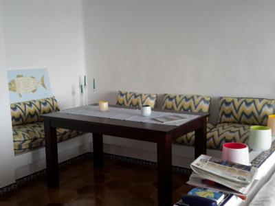 Mesa de comedor de madera maciza