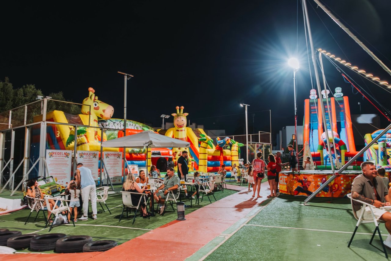 Parque de ocio establecido en Mallorca para traspasar  Central Fun Park  Cala dOr / Cala Egos