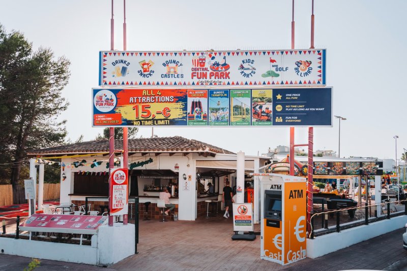 Parque de ocio establecido en Mallorca para traspasar  Central Fun Park  Cala dOr / Cala Egos