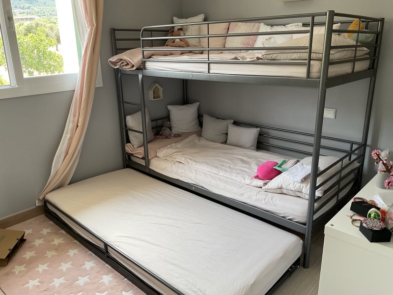 Etagenbett / Stockbett Ikea Svärta Metall grau inkl. 3 Matratzen - absolut neuwertig!