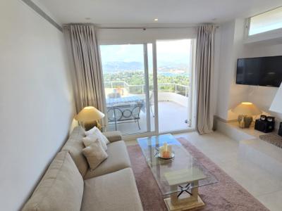 Exclusive Meerblick Wohnung in Santa Ponsa 2 SZ, 2 Bäder neu renoviert