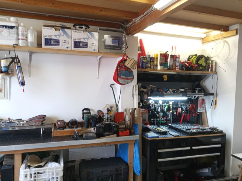 Business for sale: yacht & real estate broker office and workshop