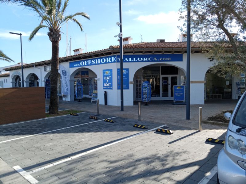 Business for sale: yacht & real estate broker office and workshop