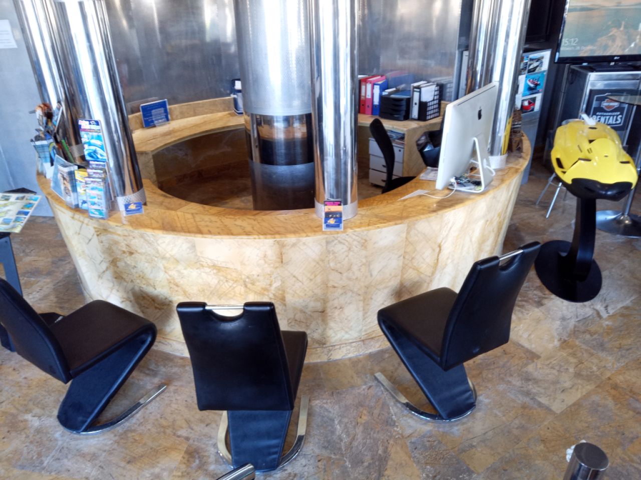 Business for sale: yacht & real estate broker office and workshop