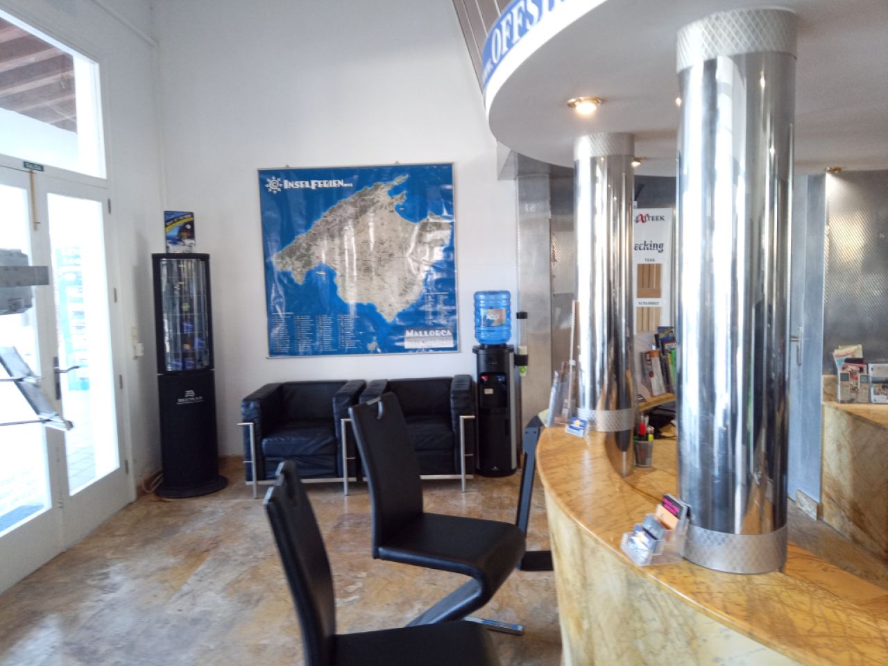 Business for sale: yacht & real estate broker office and workshop