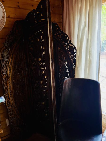 EXKLUSIV:   Massive Tropenholz Sitzgarnitur - 4 Stühle und 1 Tisch