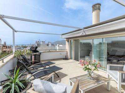 EXCLUSIVA: Casa residencial con licencia vacacional y local en Puerto Alcudia