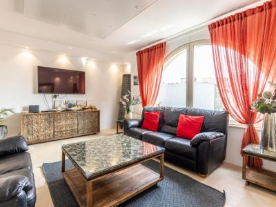 EXCLUSIVA: Casa residencial con licencia vacacional y local en Puerto Alcudia