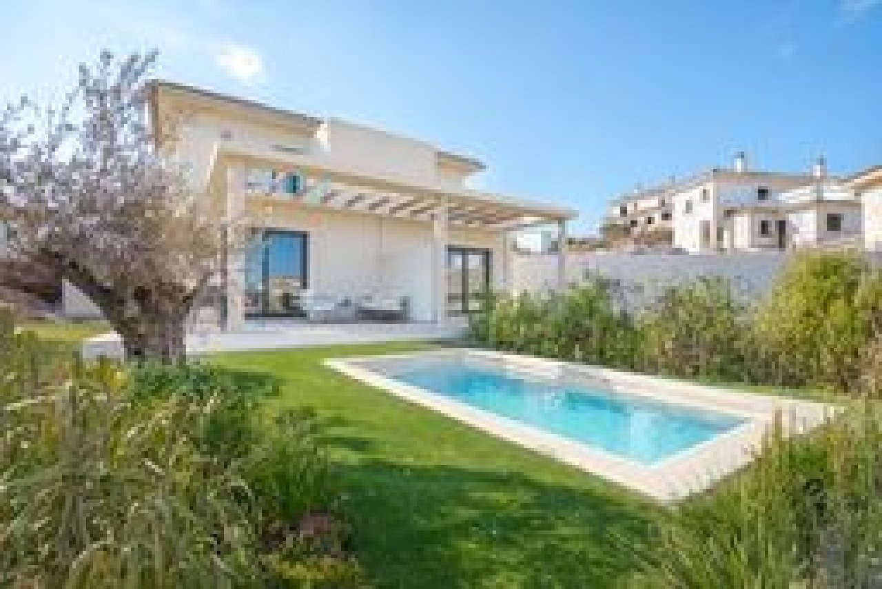 Exclusiva casa pareada de nueva construcción Cala Mendia