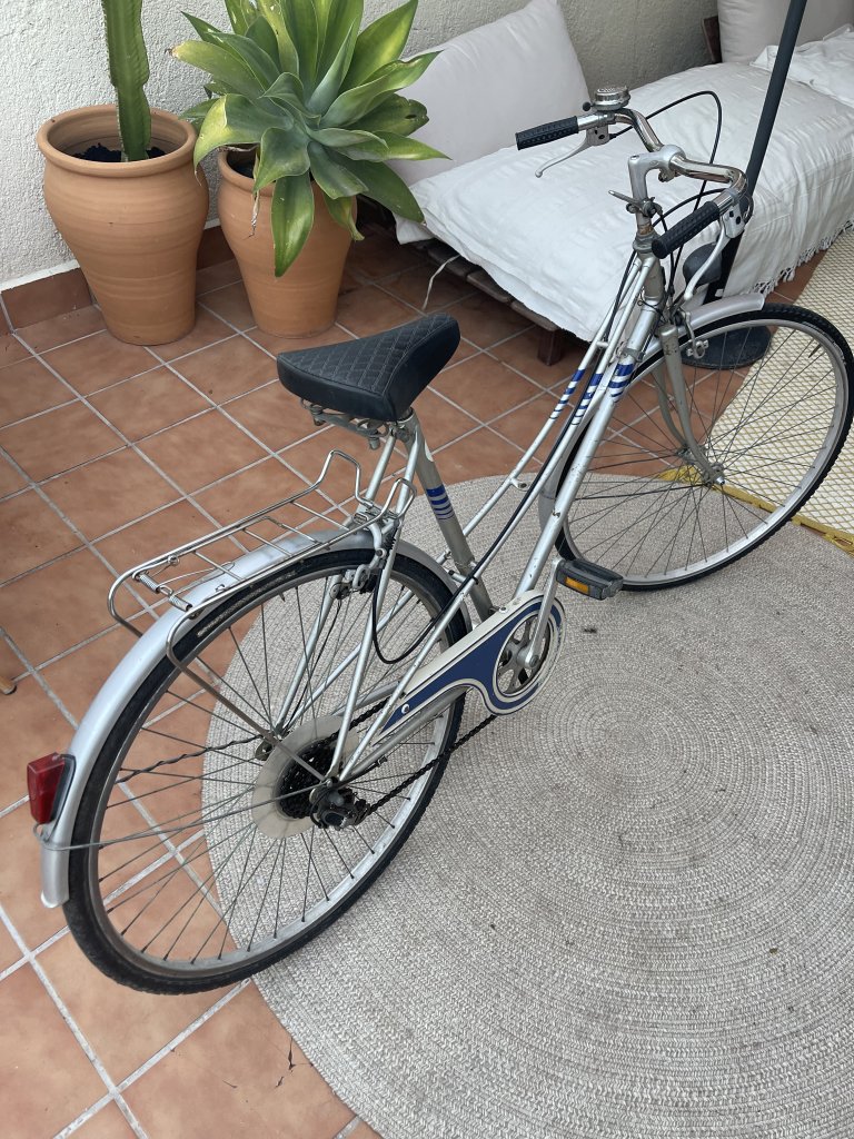 Fahrrad Rad Hercules 26 Zoll drauf setzen und losfahren