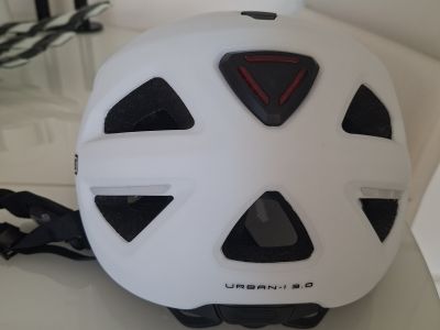 Nuevo casco de bicicleta ABUS