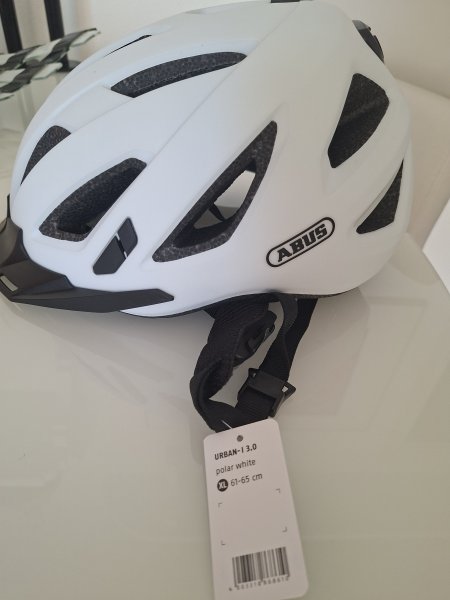 Nuevo casco de bicicleta ABUS