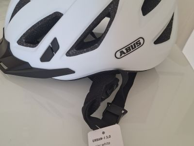 Nuevo casco de bicicleta ABUS