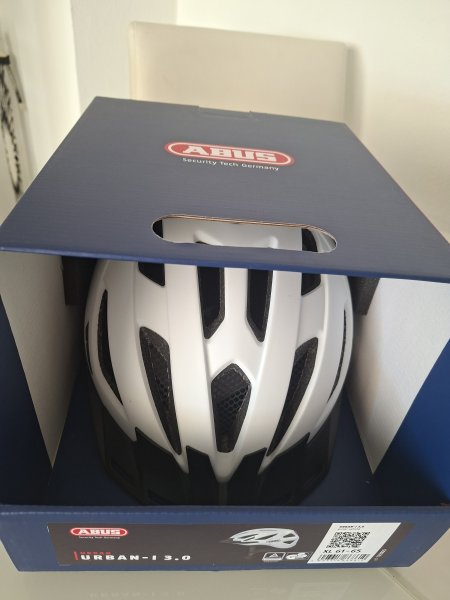 Nuevo casco de bicicleta ABUS