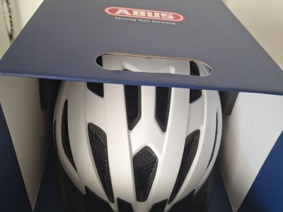 Nuevo casco de bicicleta ABUS