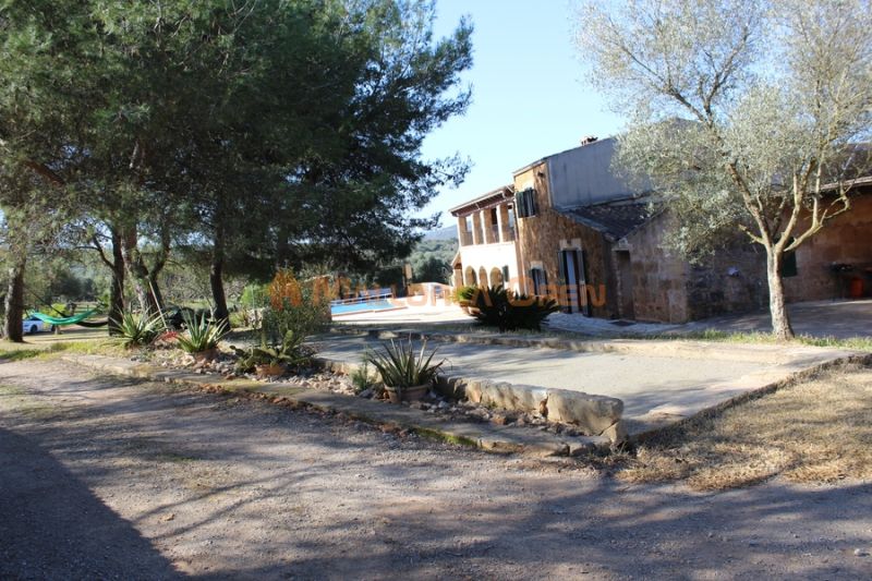 Fantastisches Haus zum Verkauf mit Gästewohnung zwischen Manacor und Alcudia