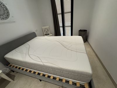 Fast neue sehr hochwertige Matratze 135 x 200 - gut für Rückenprobleme geeignet