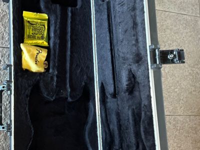 Fender Hartschalen-Gitarrenkoffer (Hardcase)
