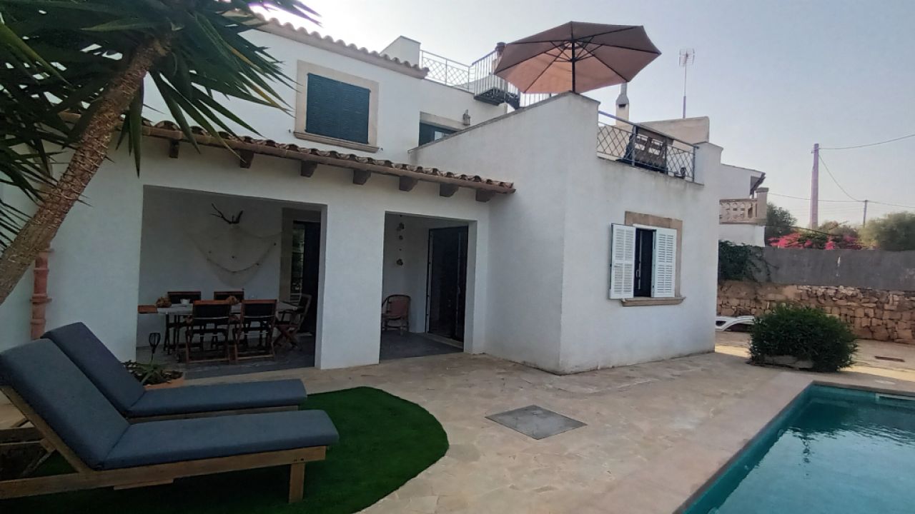 Holidays 2027: 2 storey chalet with pool, terraces, AC in a quiet location of Cala LLombards -- CH 1