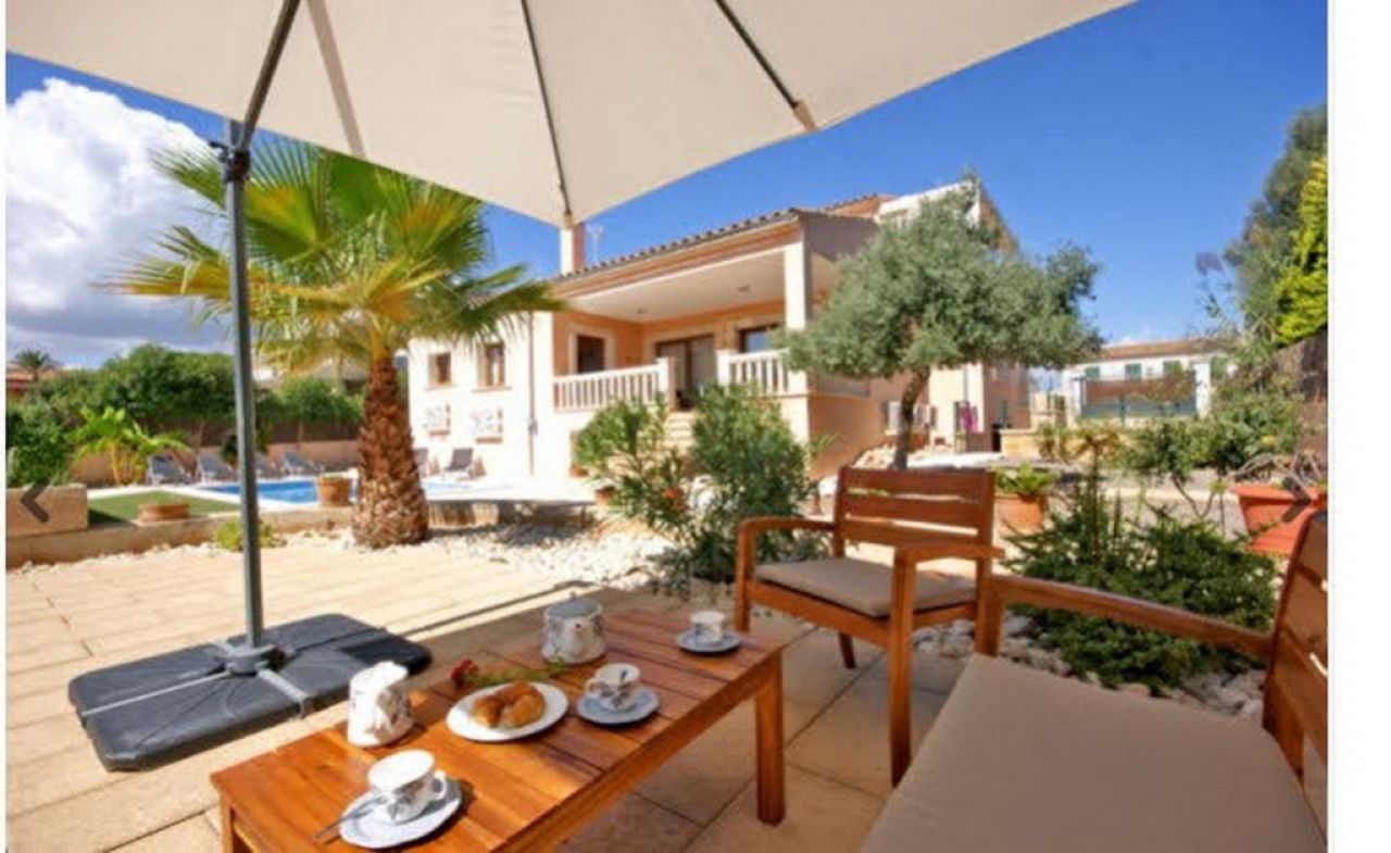 HOLIDAYS: Chalet with pool on the outskirts of Portocolom -- CH 02 FZ