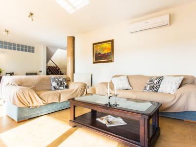 HOLIDAYS: Chalet with pool on the outskirts of Portocolom -- CH 02 FZ